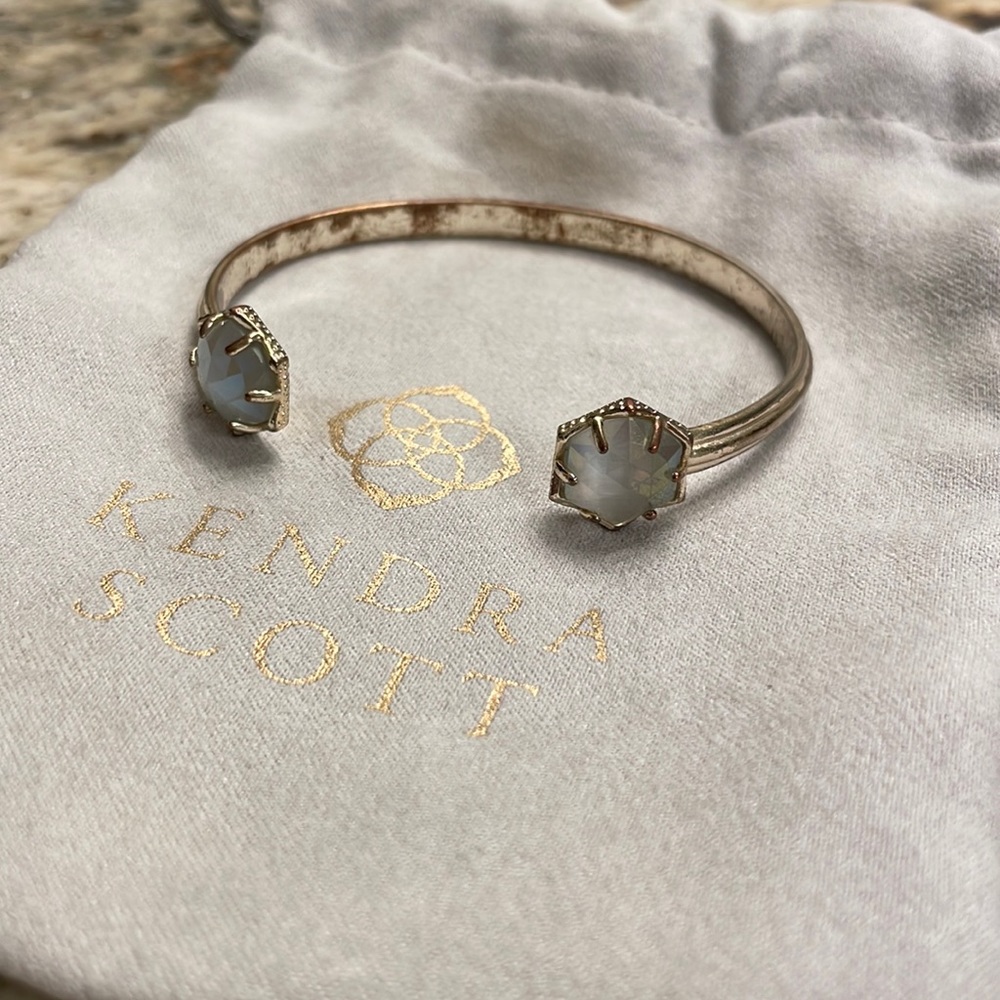 Kendra Scott bracelet